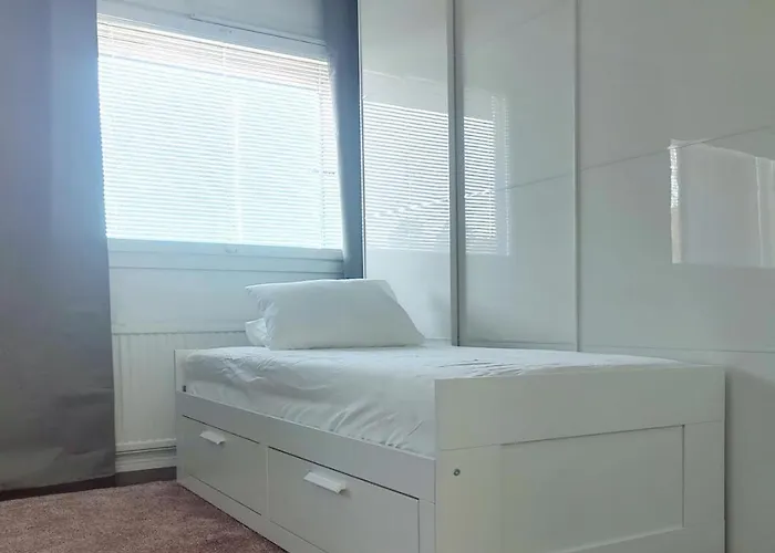 Two-story By The River ロヴァニエミ